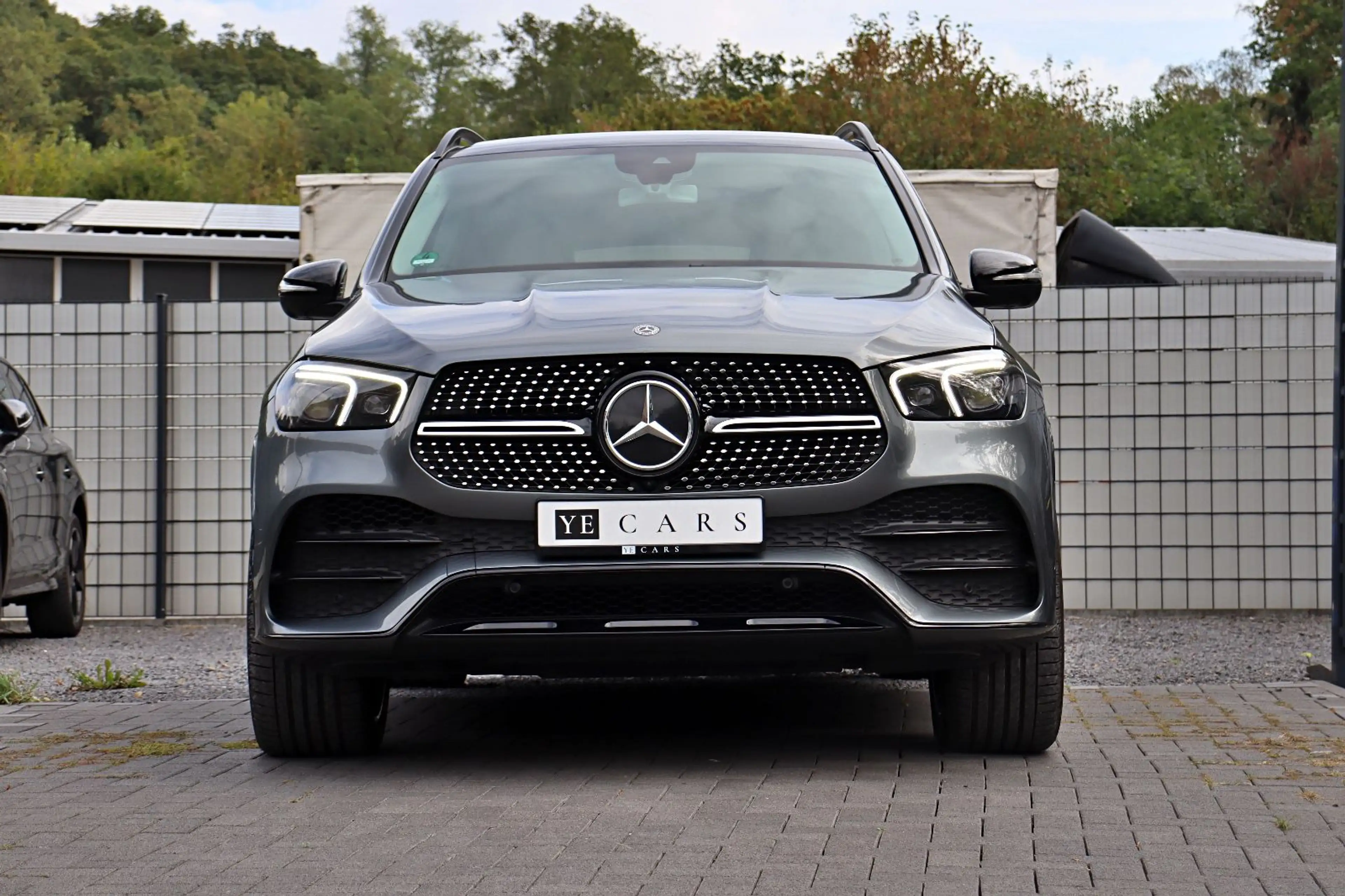 Mercedes-Benz GLE 400 d 4Matic AMG Line *PANO*MULTI-BEAM*360°* — photo 3