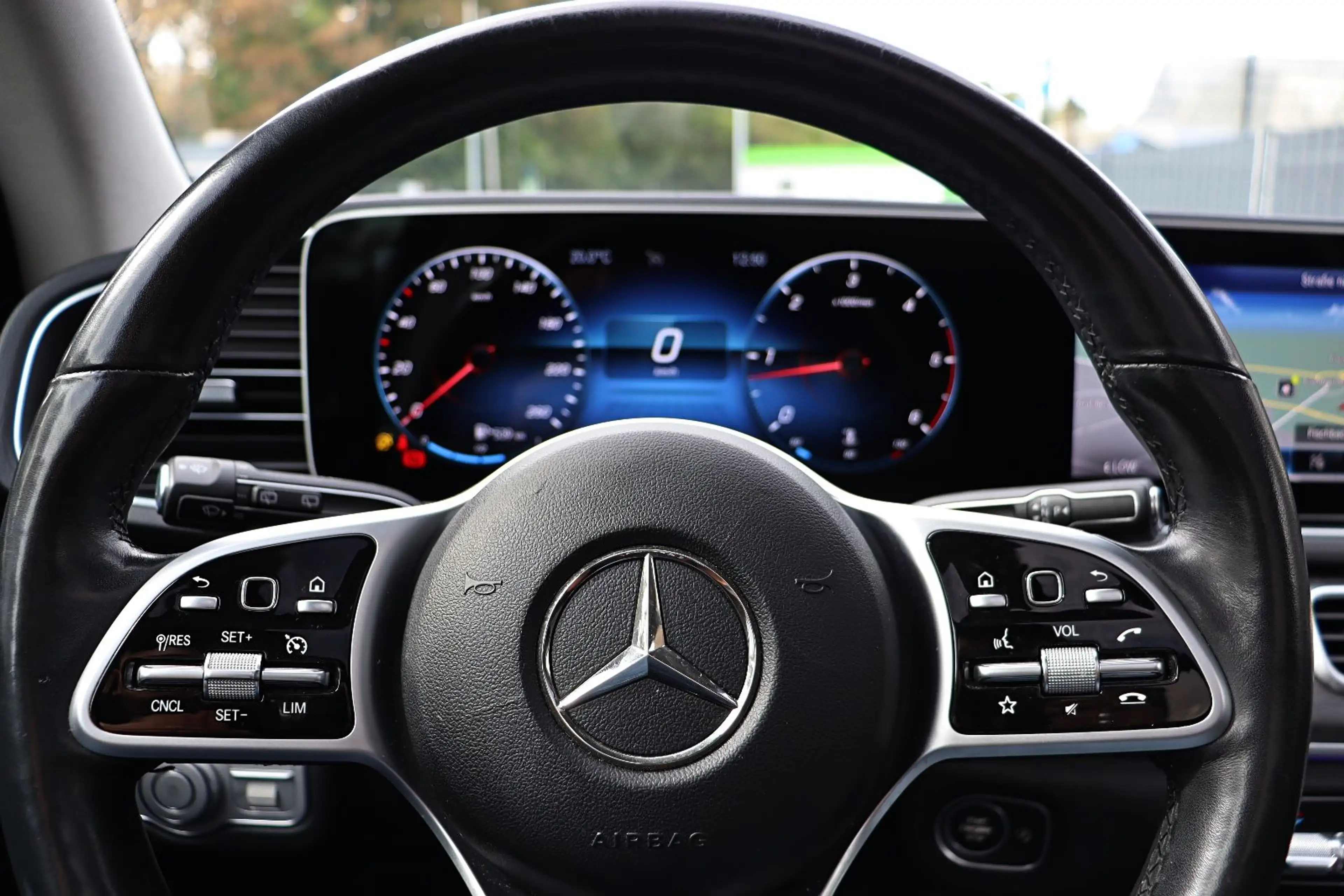 Mercedes-Benz GLE 400 d 4Matic AMG Line *PANO*MULTI-BEAM*360°* — photo 21
