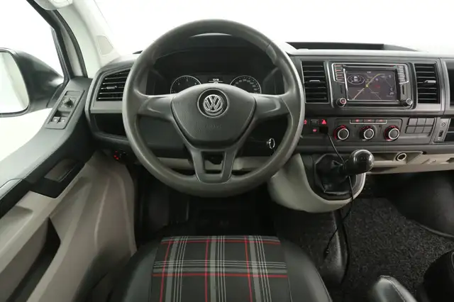 Volkswagen Transporter view 2