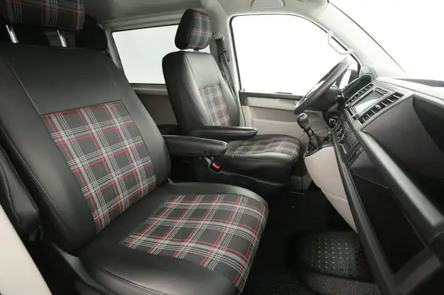 Volkswagen Transporter view 11