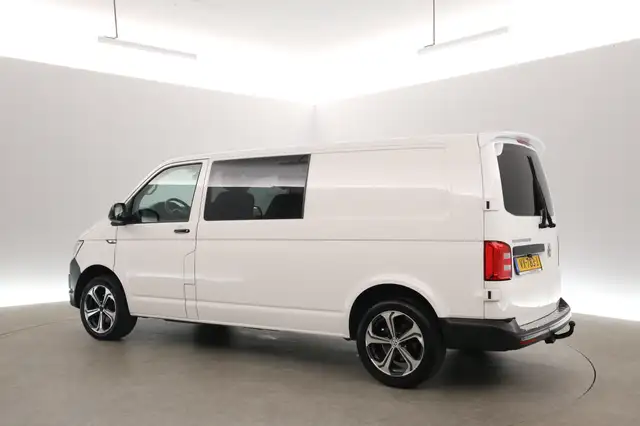 Volkswagen Transporter view 7