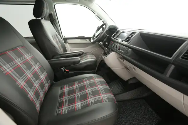Volkswagen Transporter view 22
