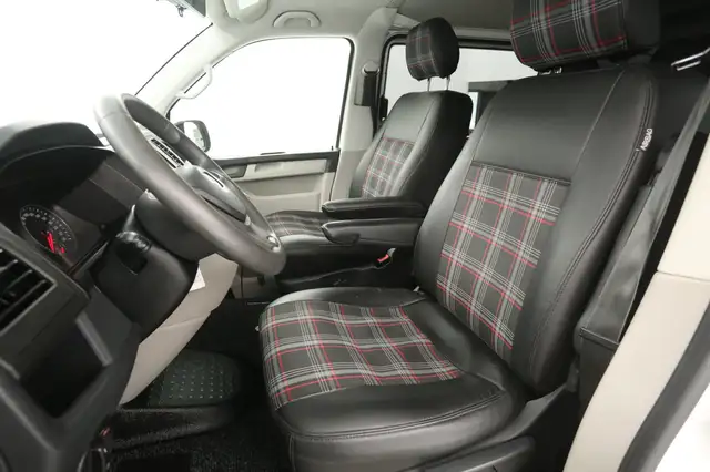 Volkswagen Transporter view 10