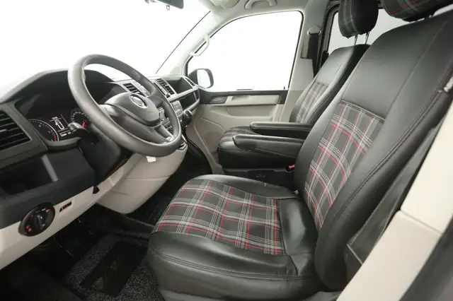 Volkswagen Transporter view 21