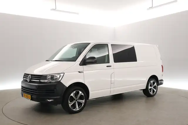 Volkswagen Transporter view 9