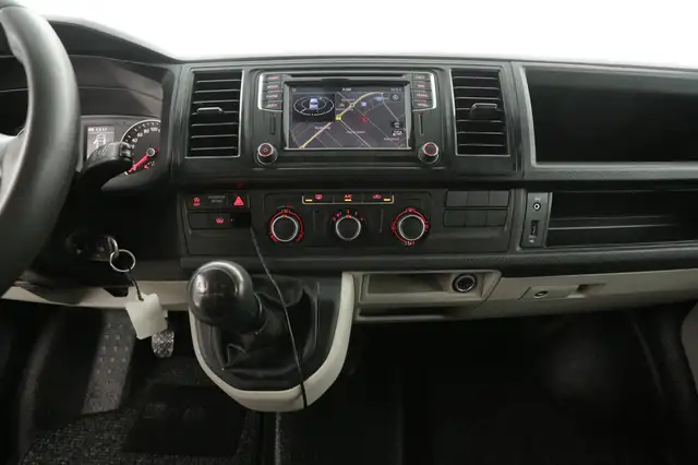 Volkswagen Transporter view 12