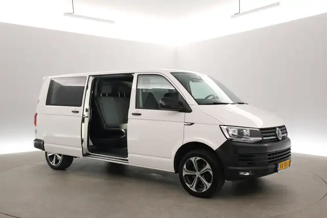 Volkswagen Transporter view 6