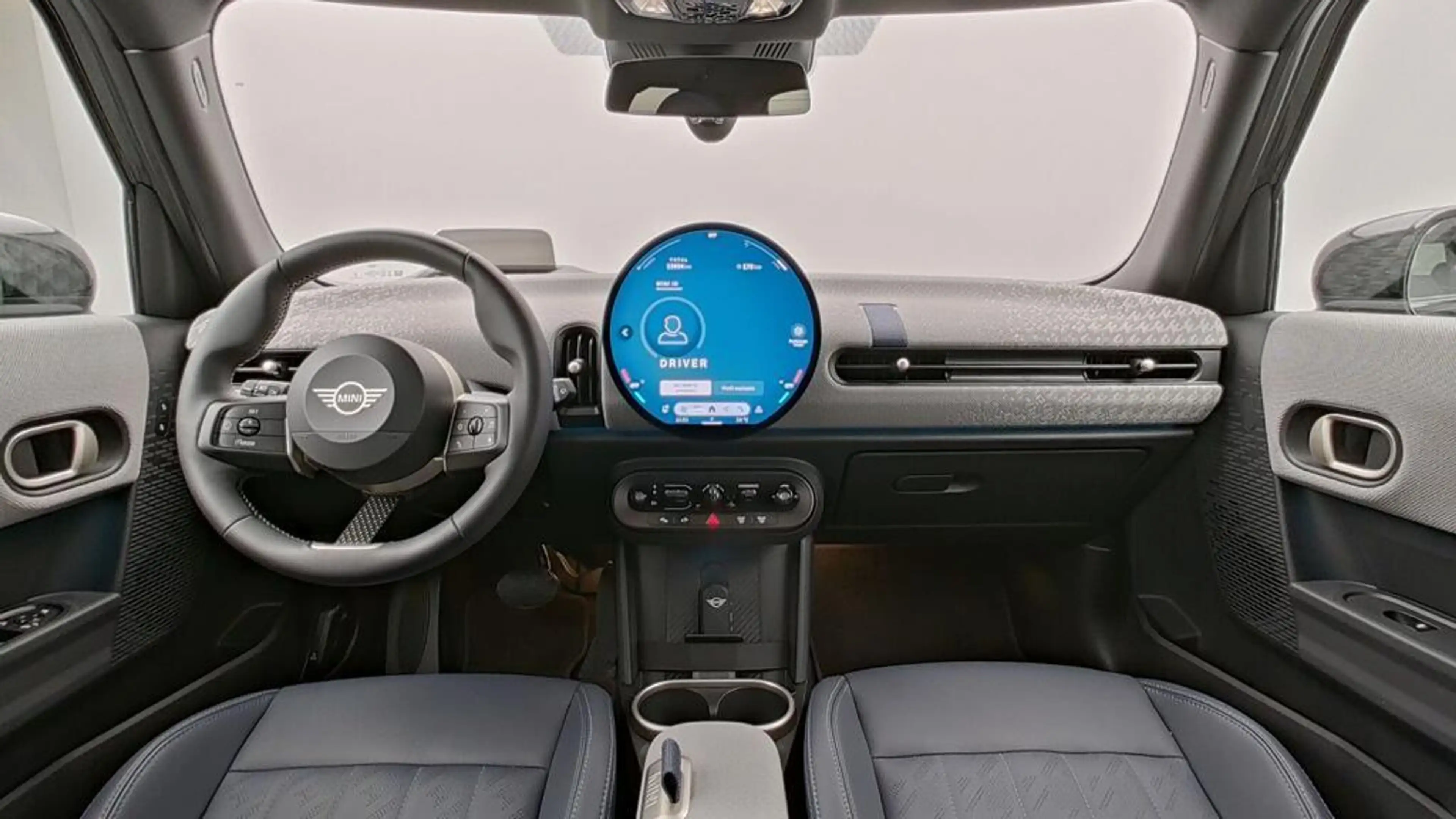 MINI Cooper C Favoured Trim — photo 13