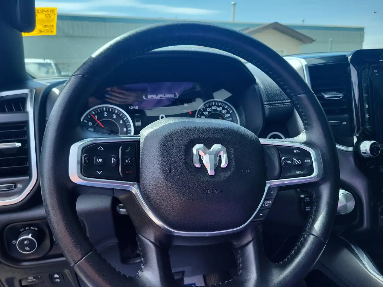 RAM 1500 снимка RAM 1500