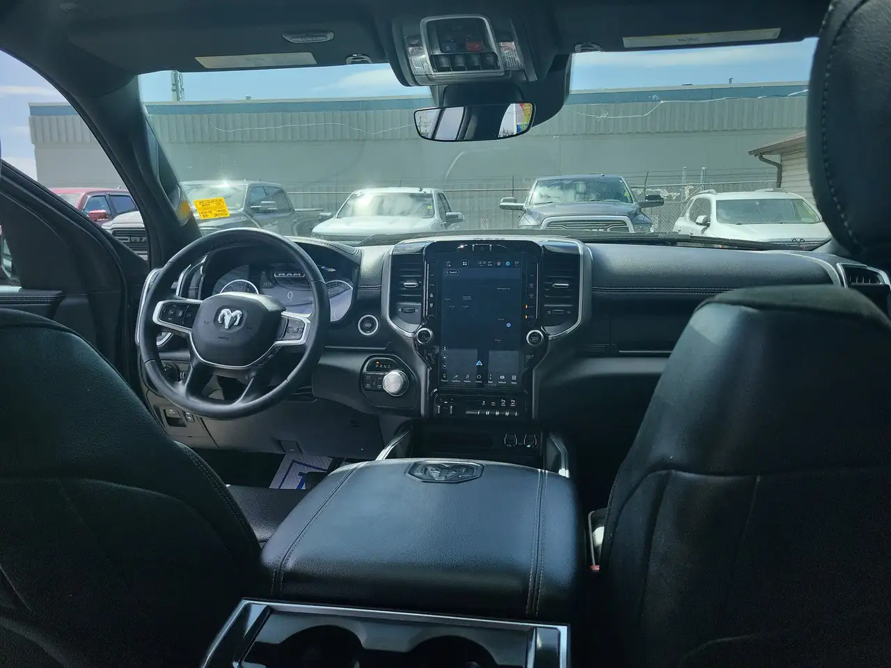 RAM 1500 снимка RAM 1500