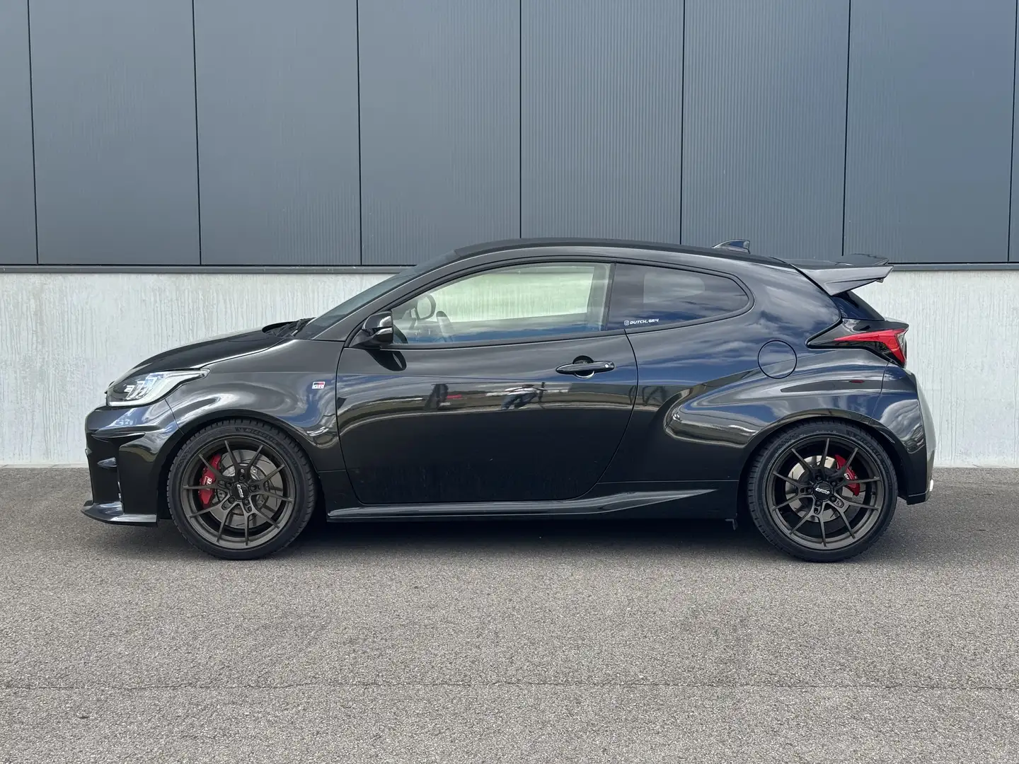 Toyota Yaris 1.6 GR Performance Zwart - 2