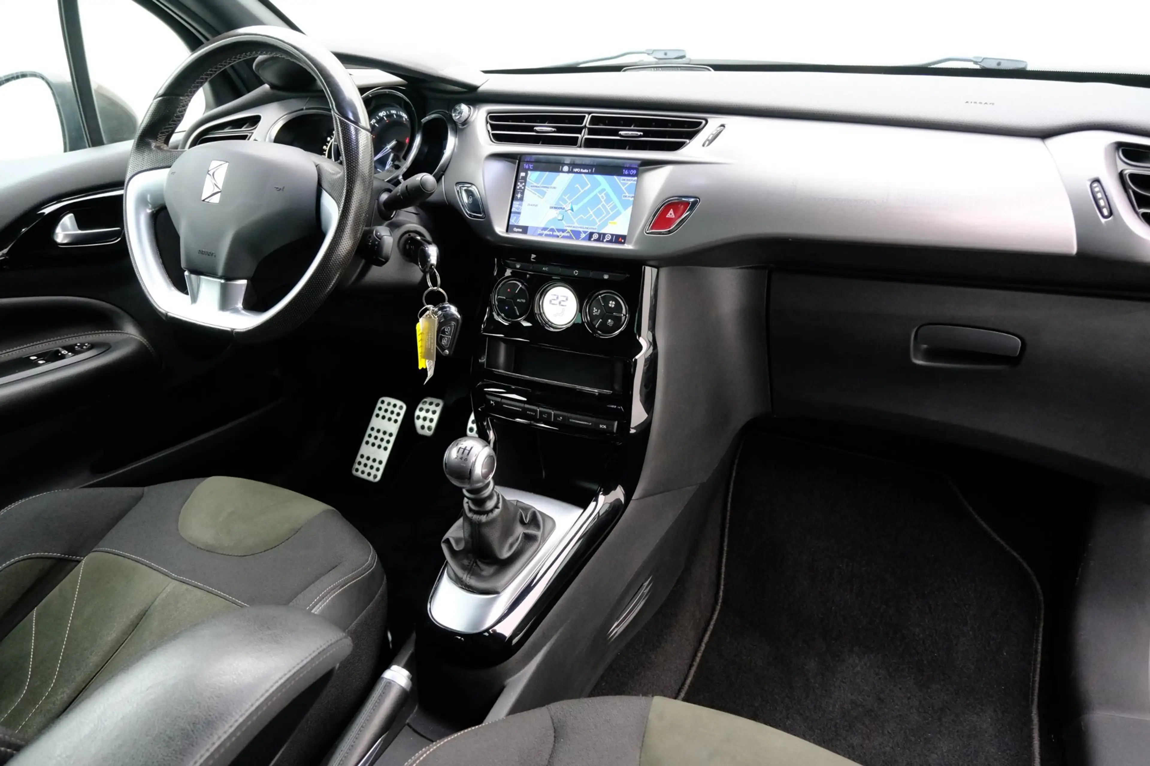 DS Automobiles DS 3 Cabrio 1.2 PureTech 130pk Sport Chic Vouwdak|CarPl — photo 6
