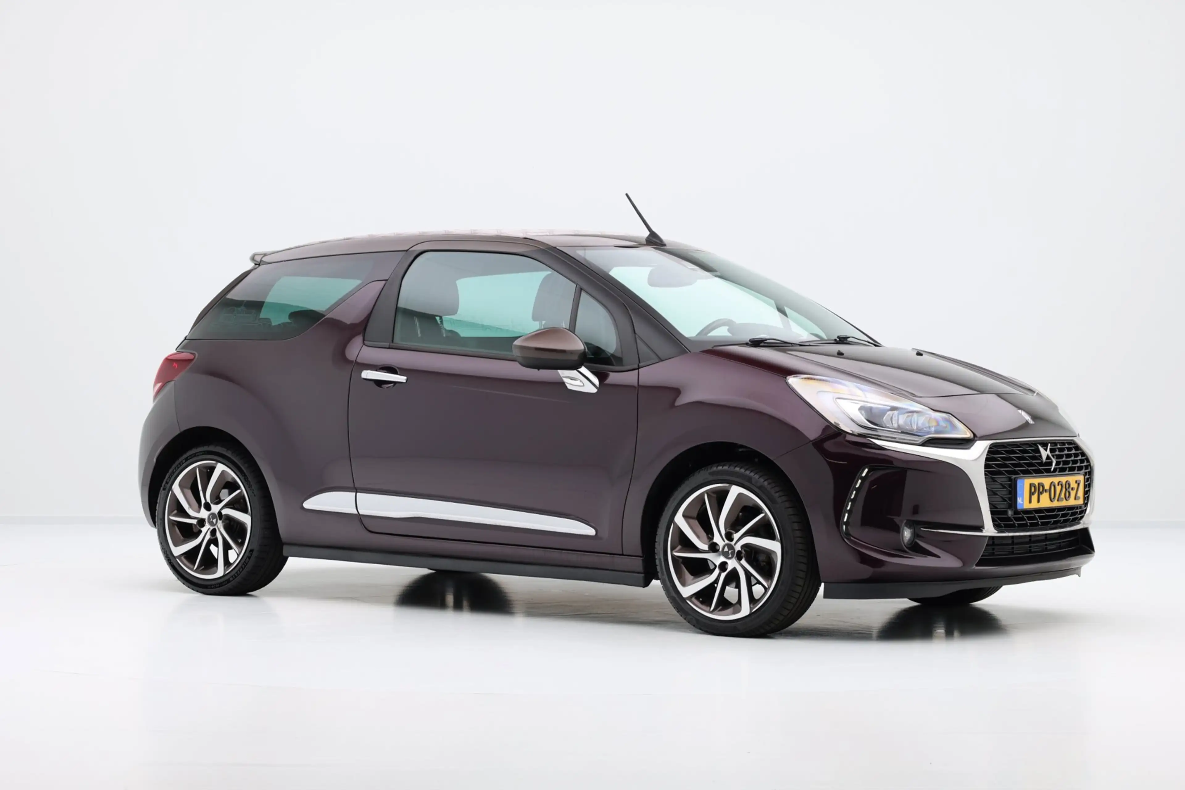 DS Automobiles DS 3 Cabrio 1.2 PureTech 130pk Sport Chic Vouwdak|CarPl — photo 5
