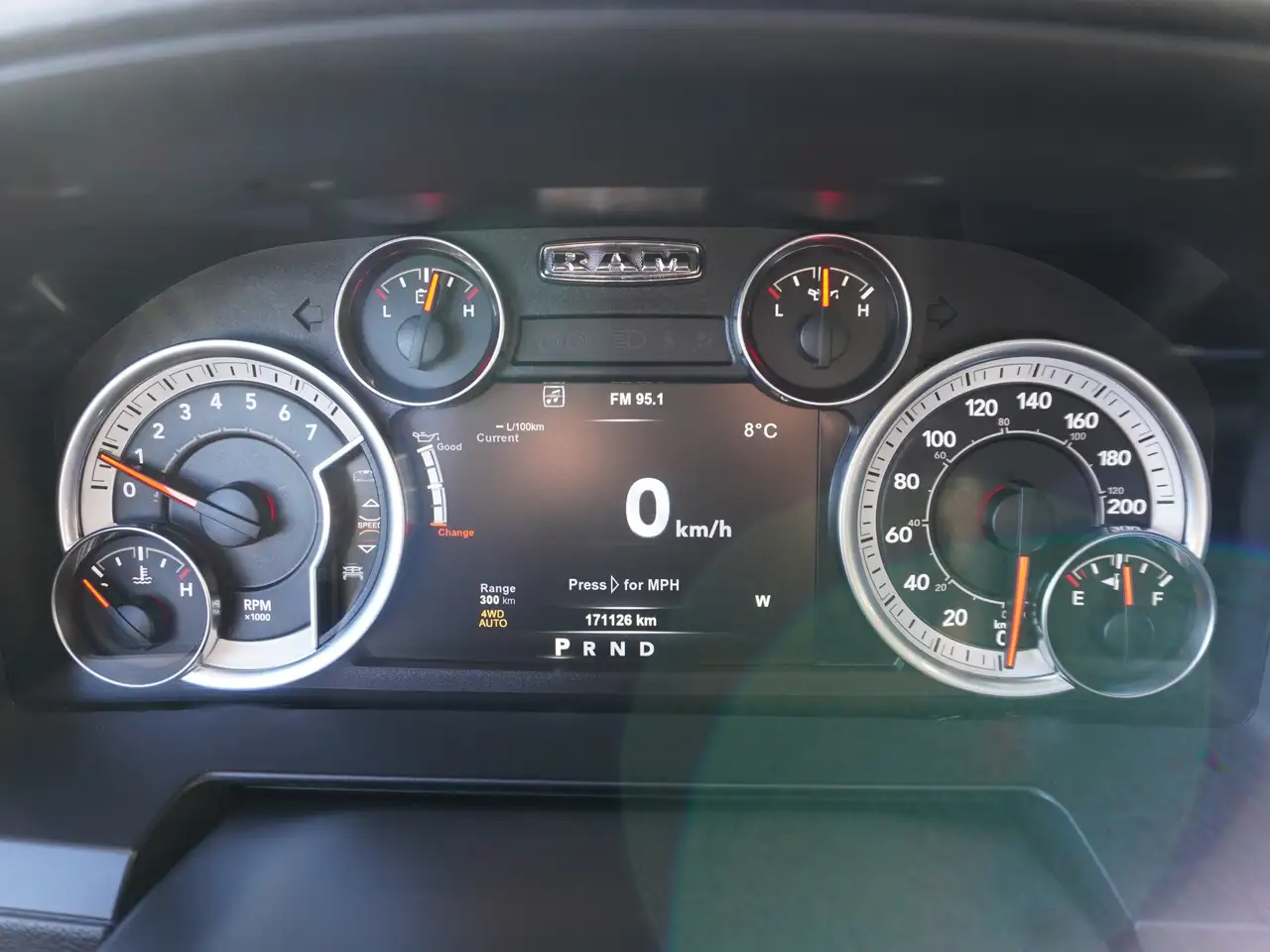 RAM 1500 снимка RAM 1500