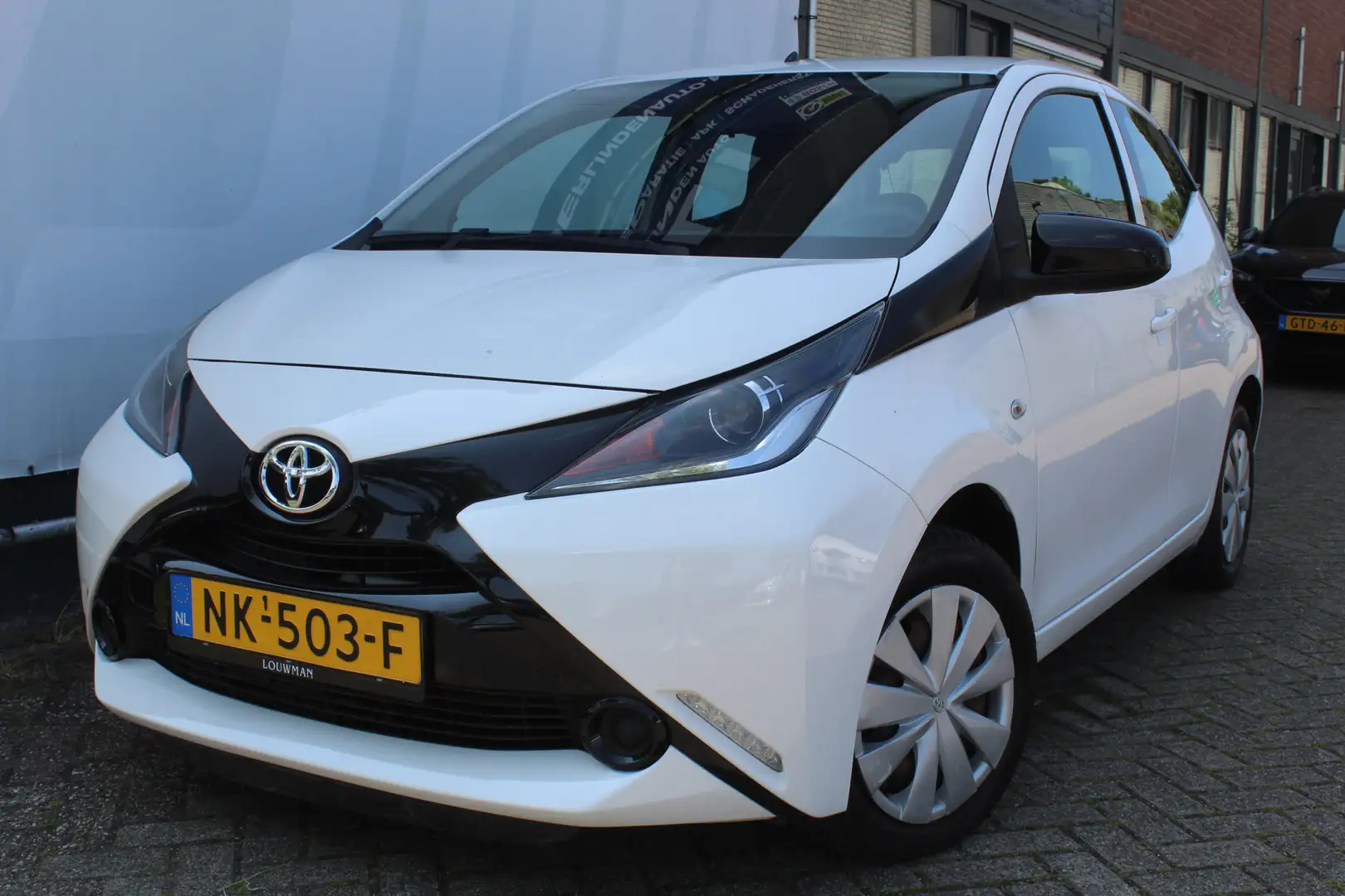 Toyota Aygo 1.0 VVT-i x-now airco l Elk. Ramen l Fehér - 1