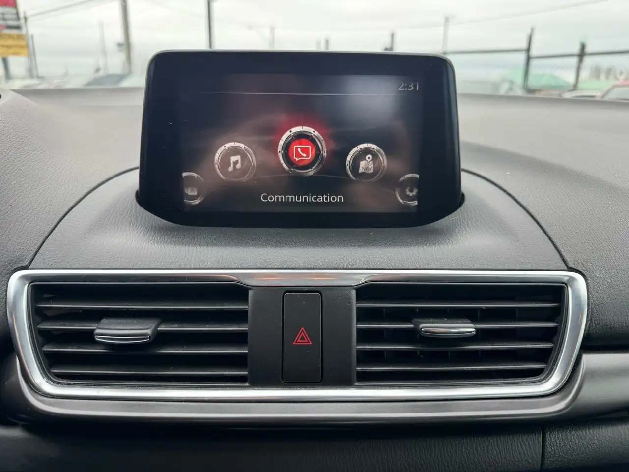 Mazda 3 снимка Mazda 3