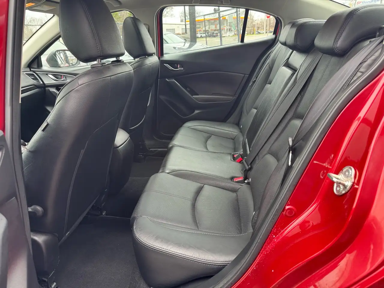 Mazda 3 снимка Mazda 3
