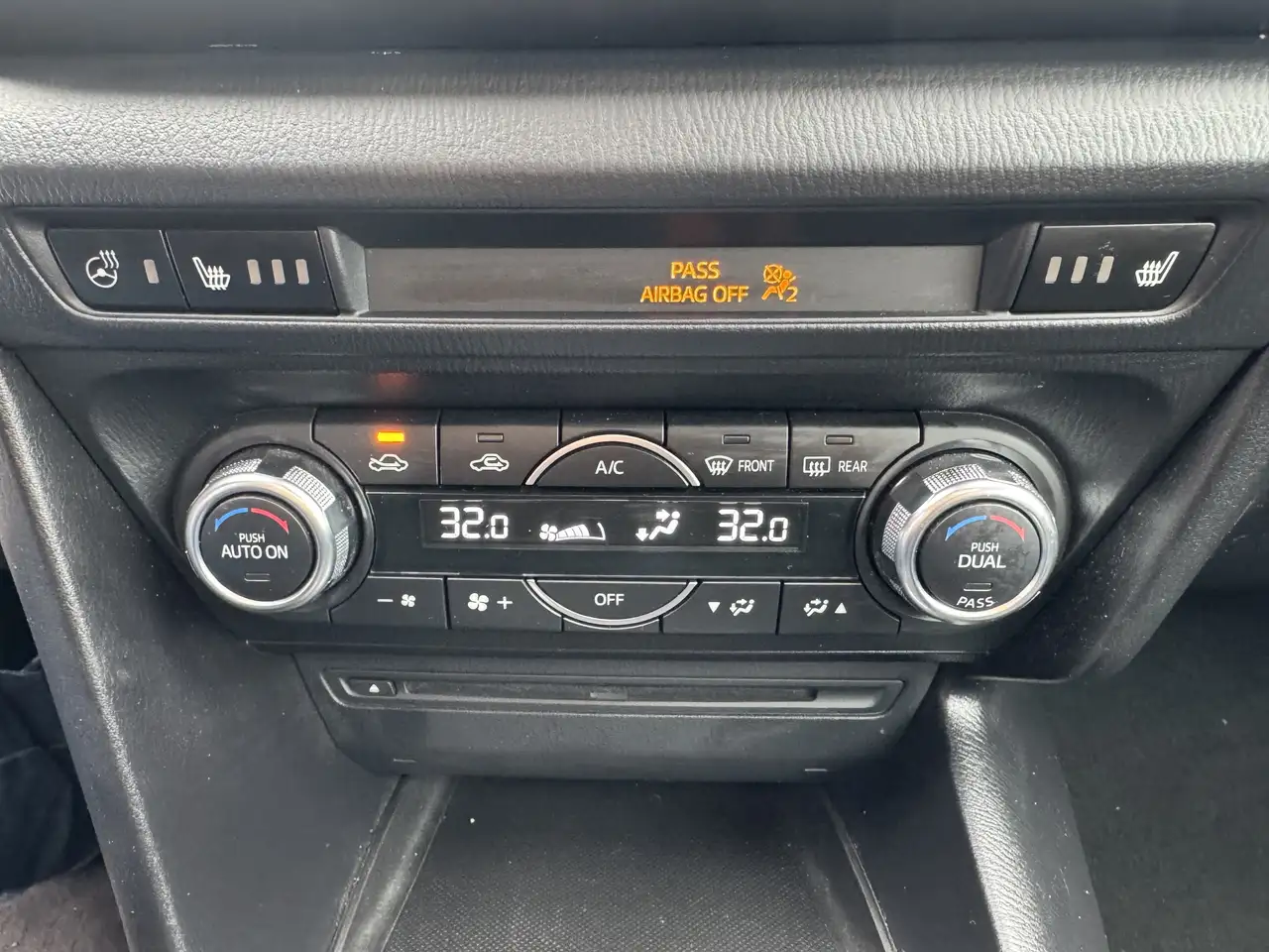 Mazda 3 снимка Mazda 3