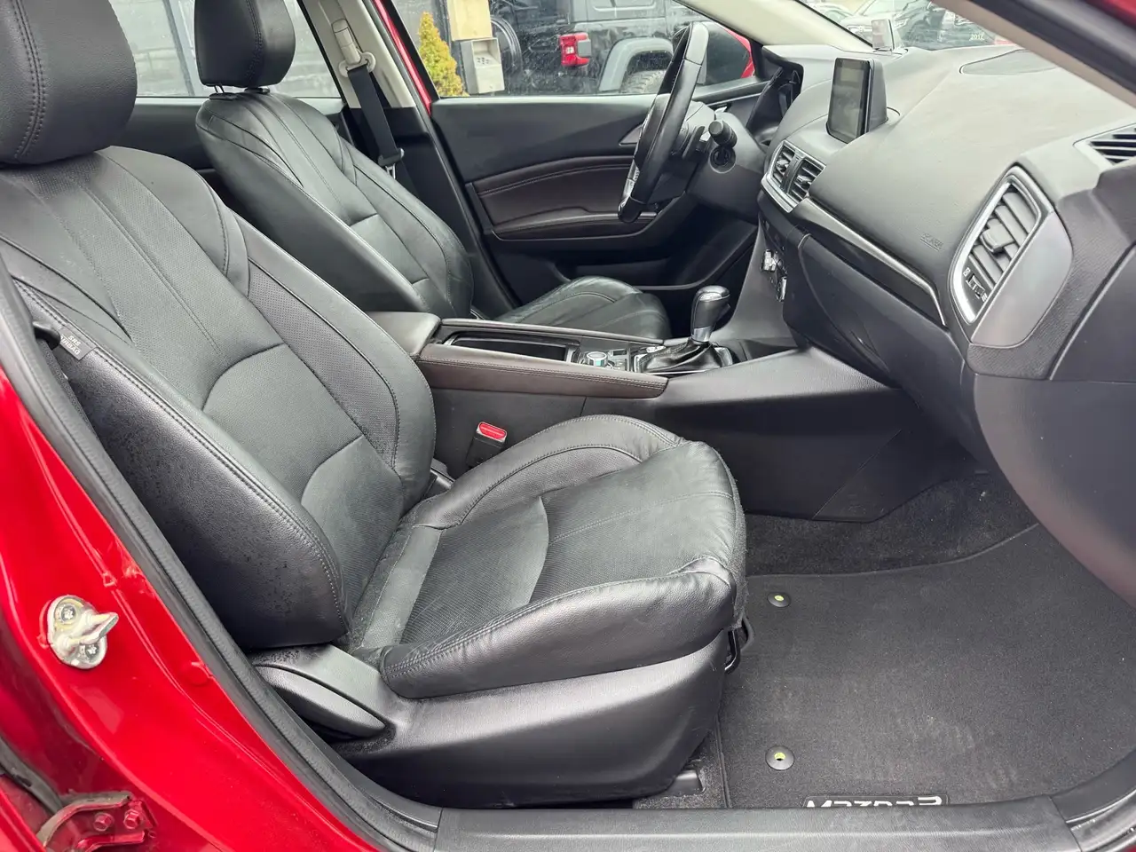 Mazda 3 снимка Mazda 3