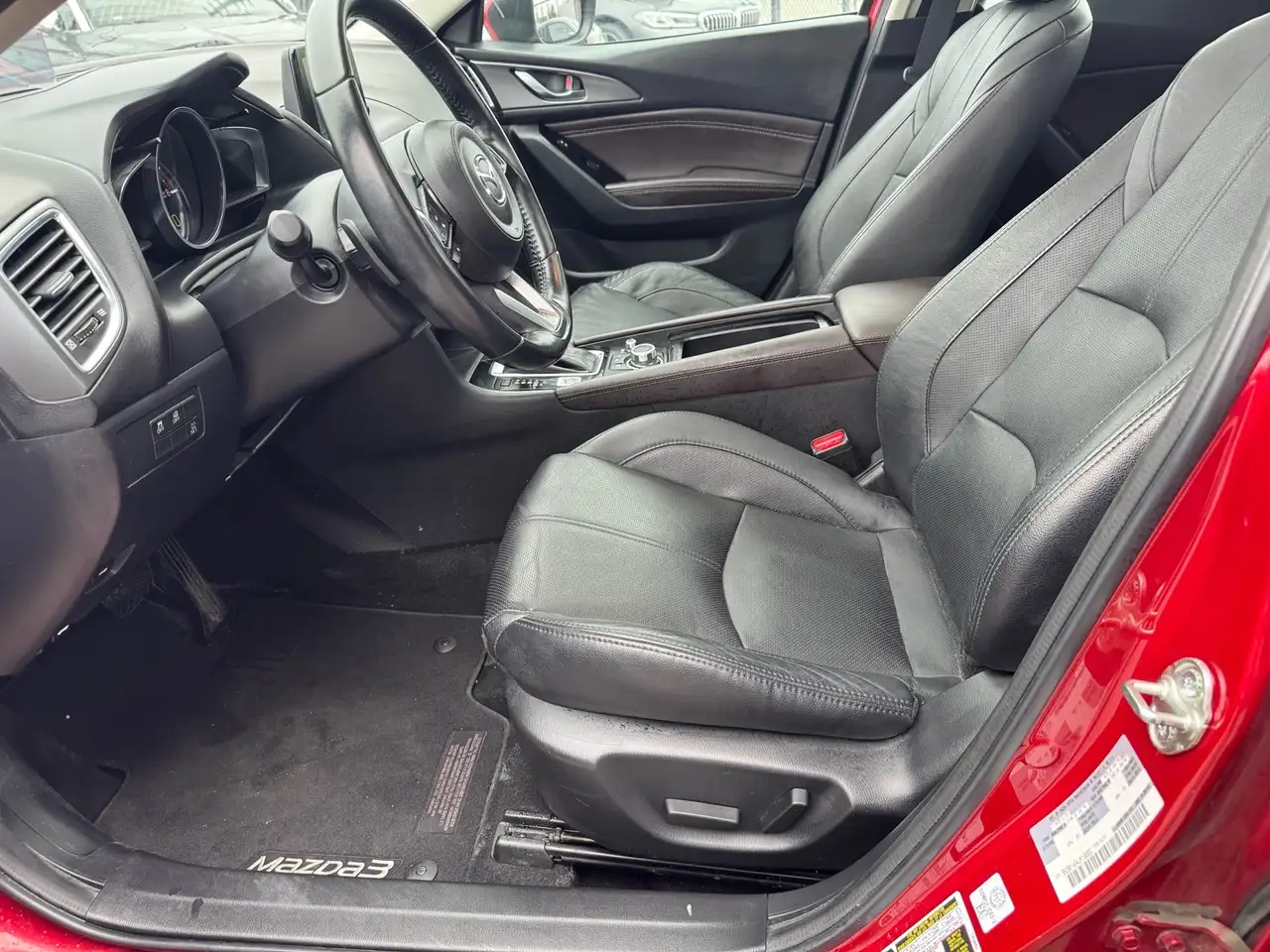 Mazda 3 снимка Mazda 3