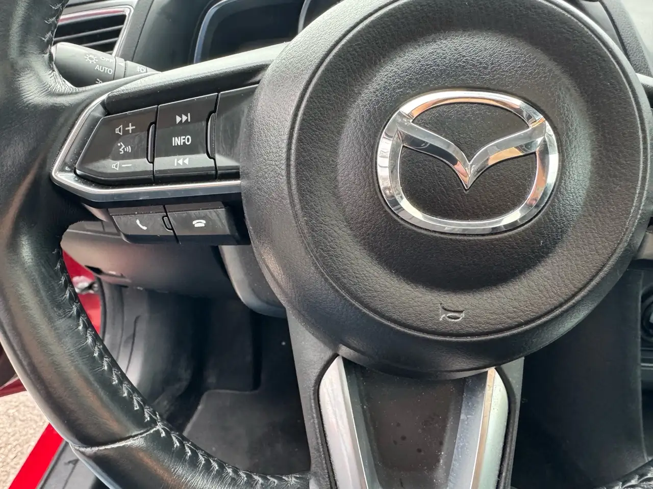 Mazda 3 снимка Mazda 3