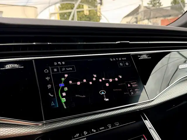 Audi Q8 55 TFSI e PHEV quattro AHK Matrix-LED HeadUp Ba... Ansicht 23