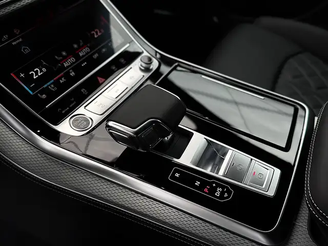 Audi Q8 55 TFSI e PHEV quattro AHK Matrix-LED HeadUp Ba... Ansicht 30