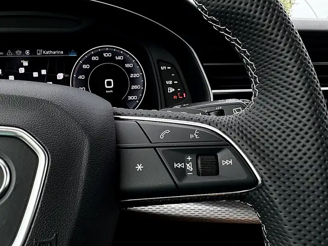 Audi Q8 55 TFSI e PHEV quattro AHK Matrix-LED HeadUp Ba... Ansicht 32