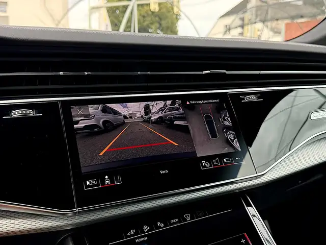 Audi Q8 55 TFSI e PHEV quattro AHK Matrix-LED HeadUp Ba... Ansicht 22