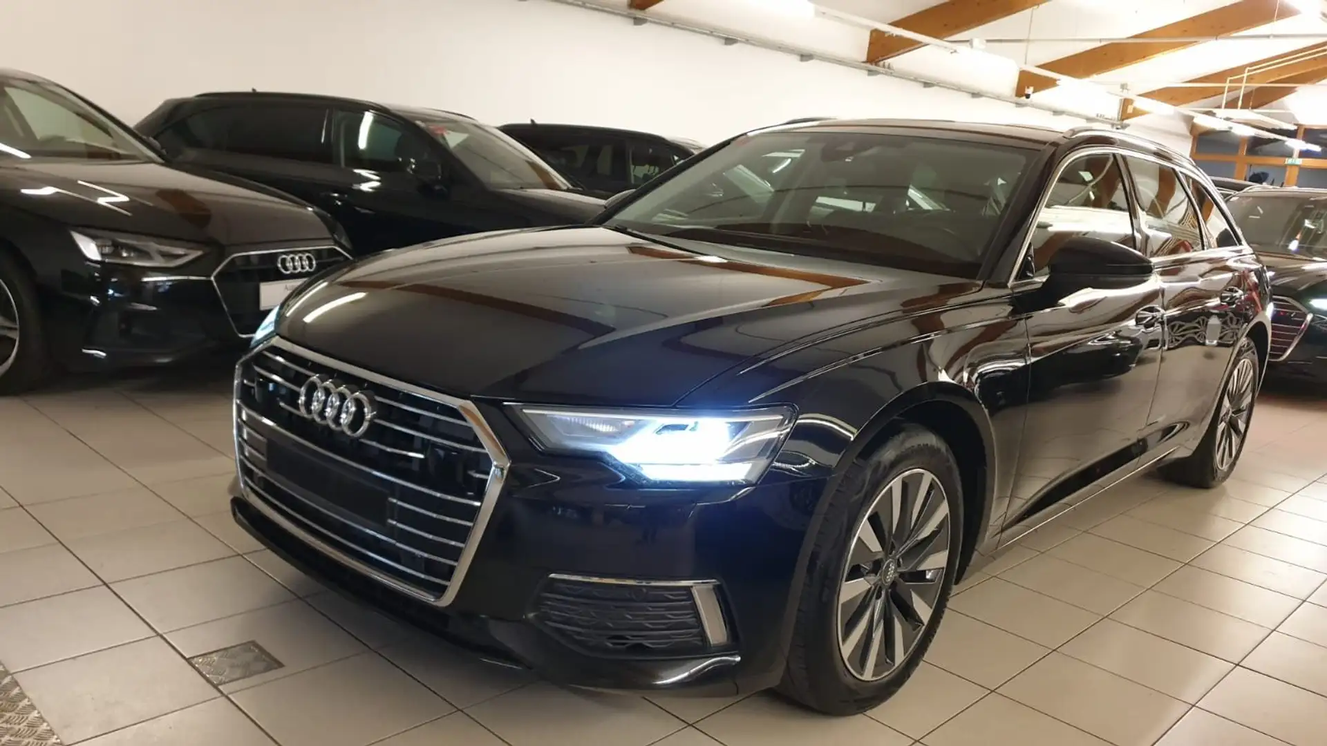 Audi A6 Avant ACC,MM Navi touch,Alc. Sportsitze,Rückfk Noir - 2