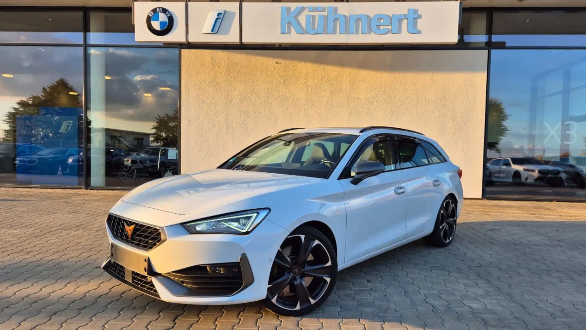 CUPRA Leon Sportstourer 2.0 TSI 4Drive DSG ACC PanoSD SpurAss Bianco - 1