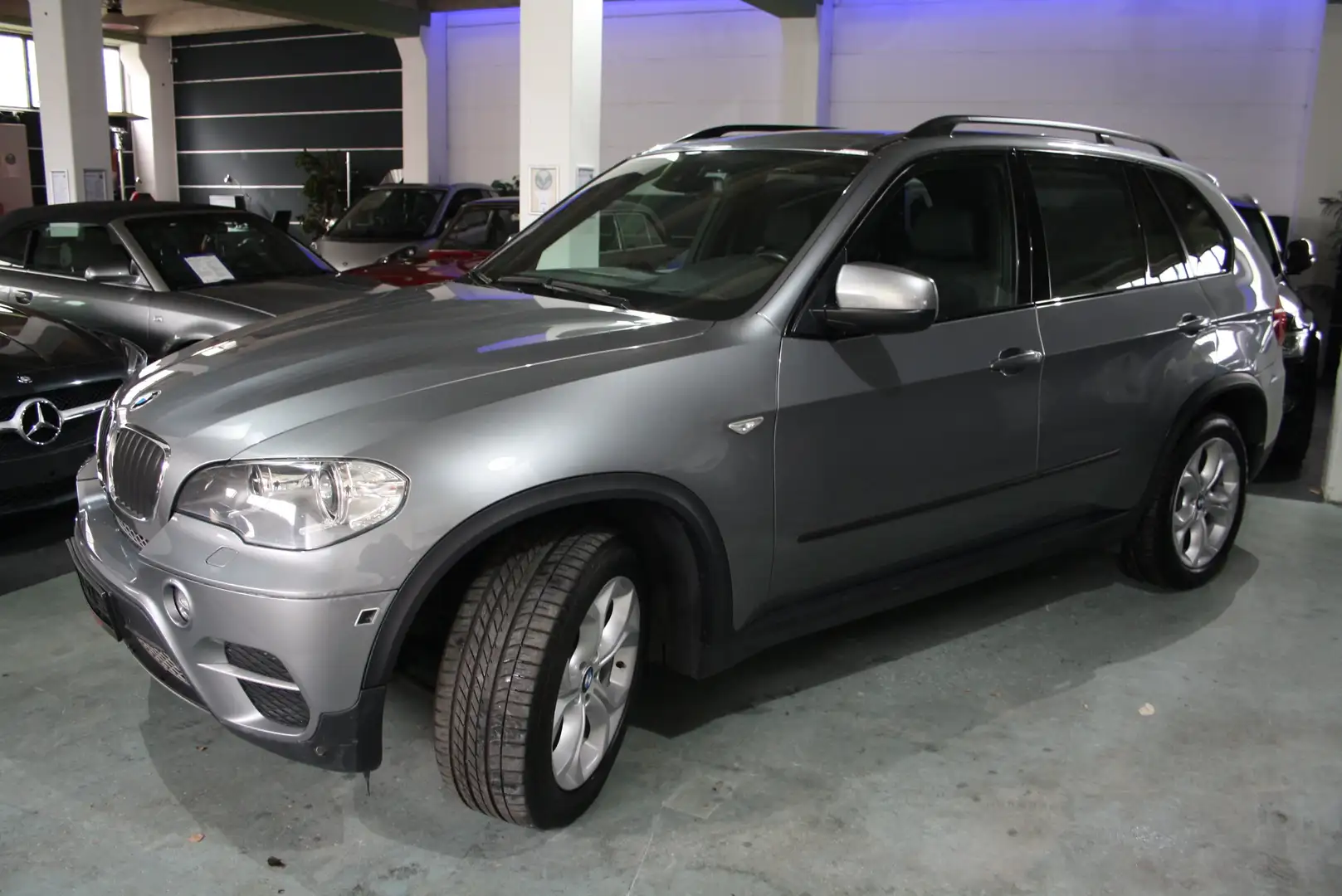 BMW X5 xDrive30d/2.HD/Scheckheft/Automatik/TÜV&SERVICE Gris - 2