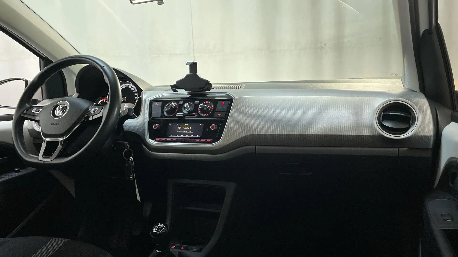 Volkswagen up! 1.0 BMT High Up! Cruise Control Parkeersensoren Ai Bílá - 2