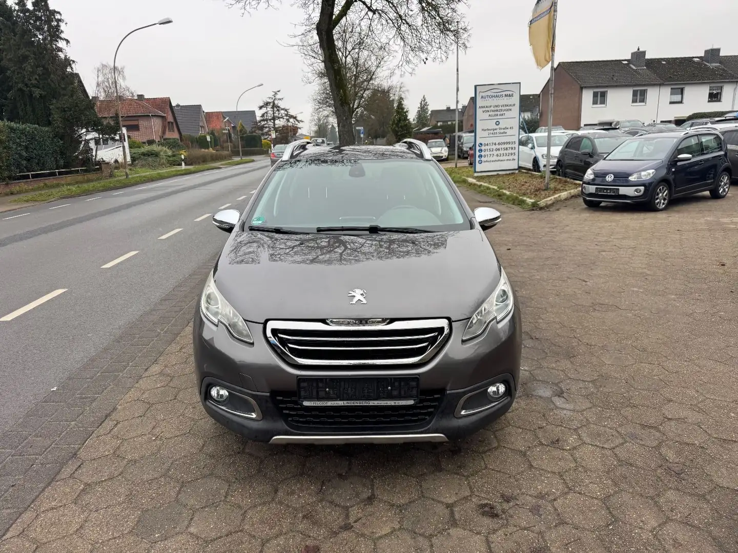Peugeot 2008 Business-Line 120 VTi*1.Hand*Klimaa.*SHZ* Grau - 2