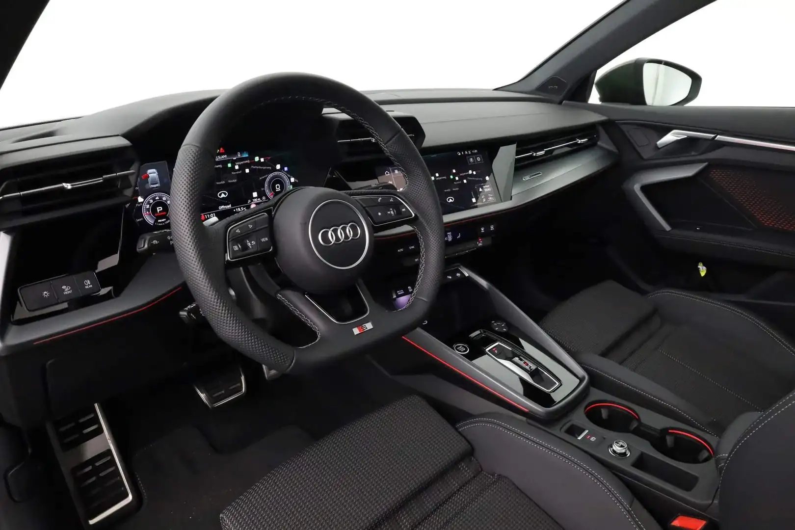 Audi A3 Limousine S Edition 35 TFSI 150 pk | Comfortpakket Groen - 2