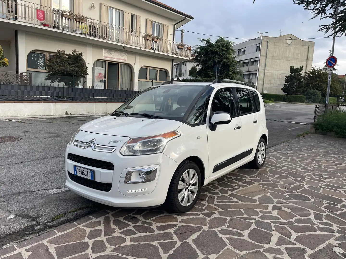 Citroen C3 Picasso 1.6 Gasolio BlueHdi Bianco - 1