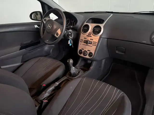 Opel Corsa view 3