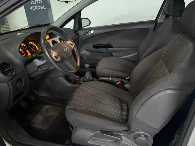 Opel Corsa view 12