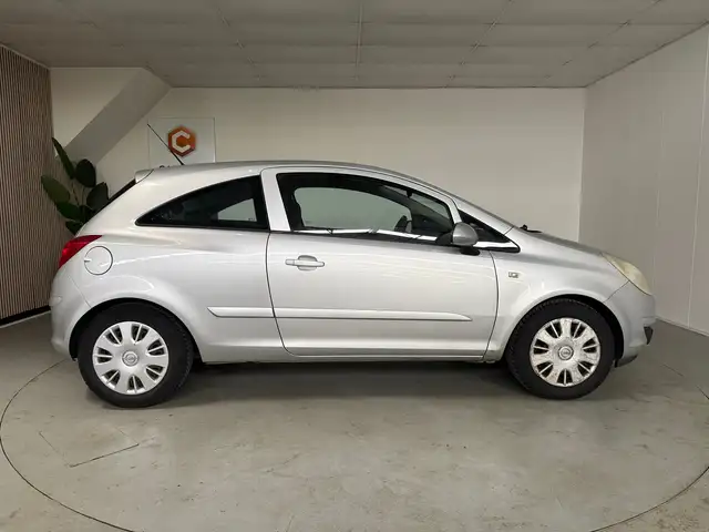 Opel Corsa view 8