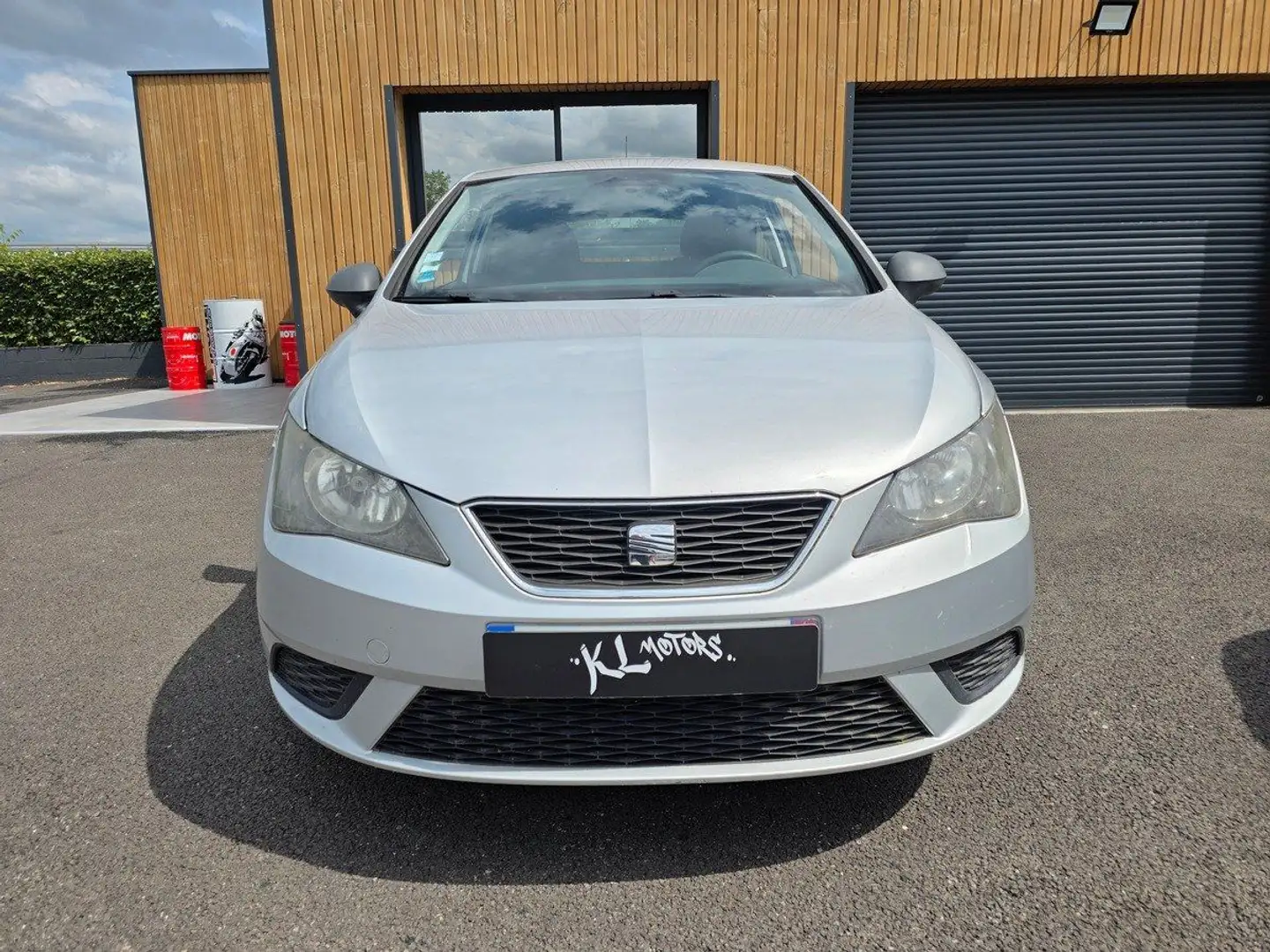 SEAT Ibiza IV 1.2L TDI 75CH Gris - 2