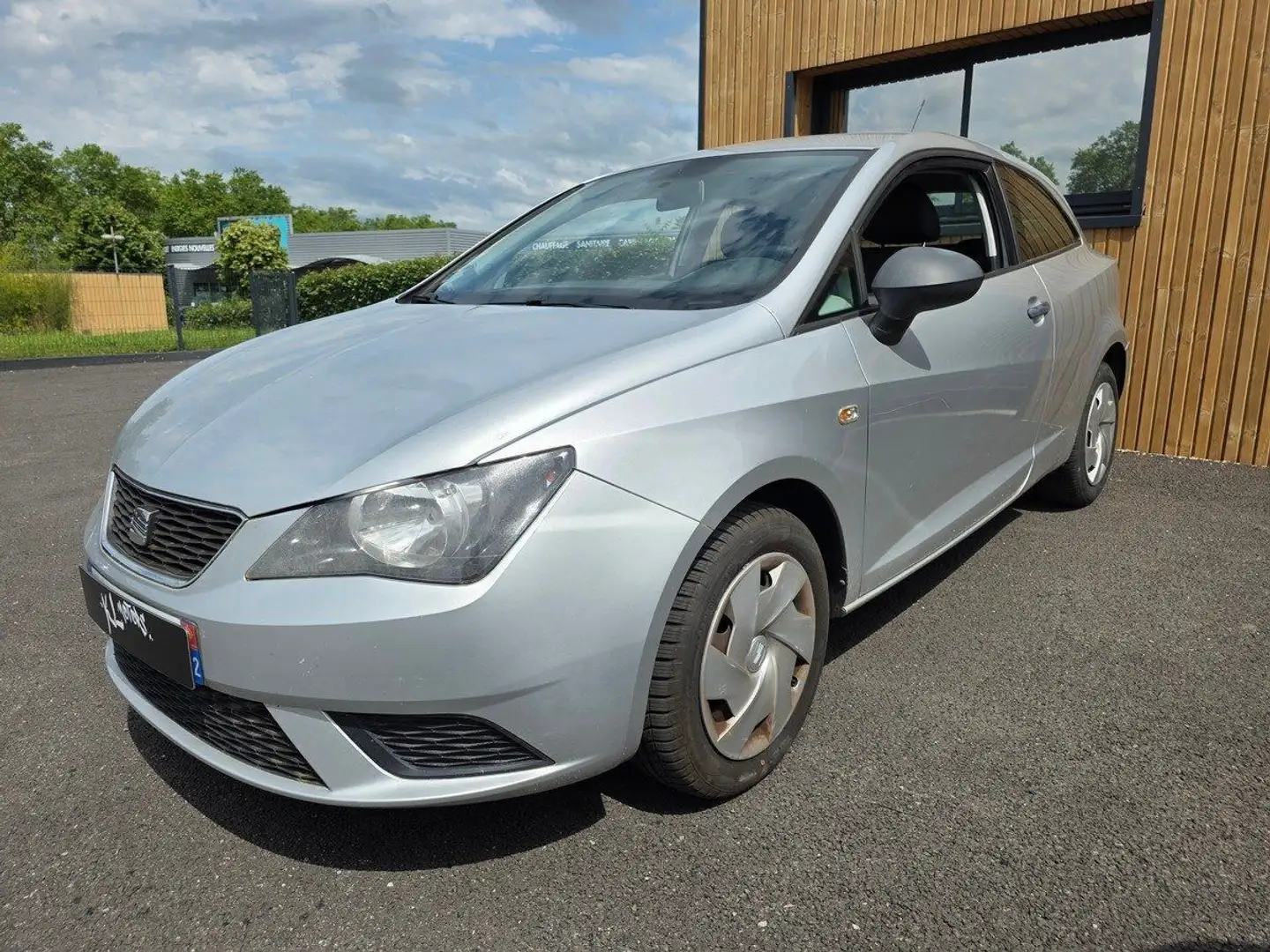 SEAT Ibiza IV 1.2L TDI 75CH Gris - 1