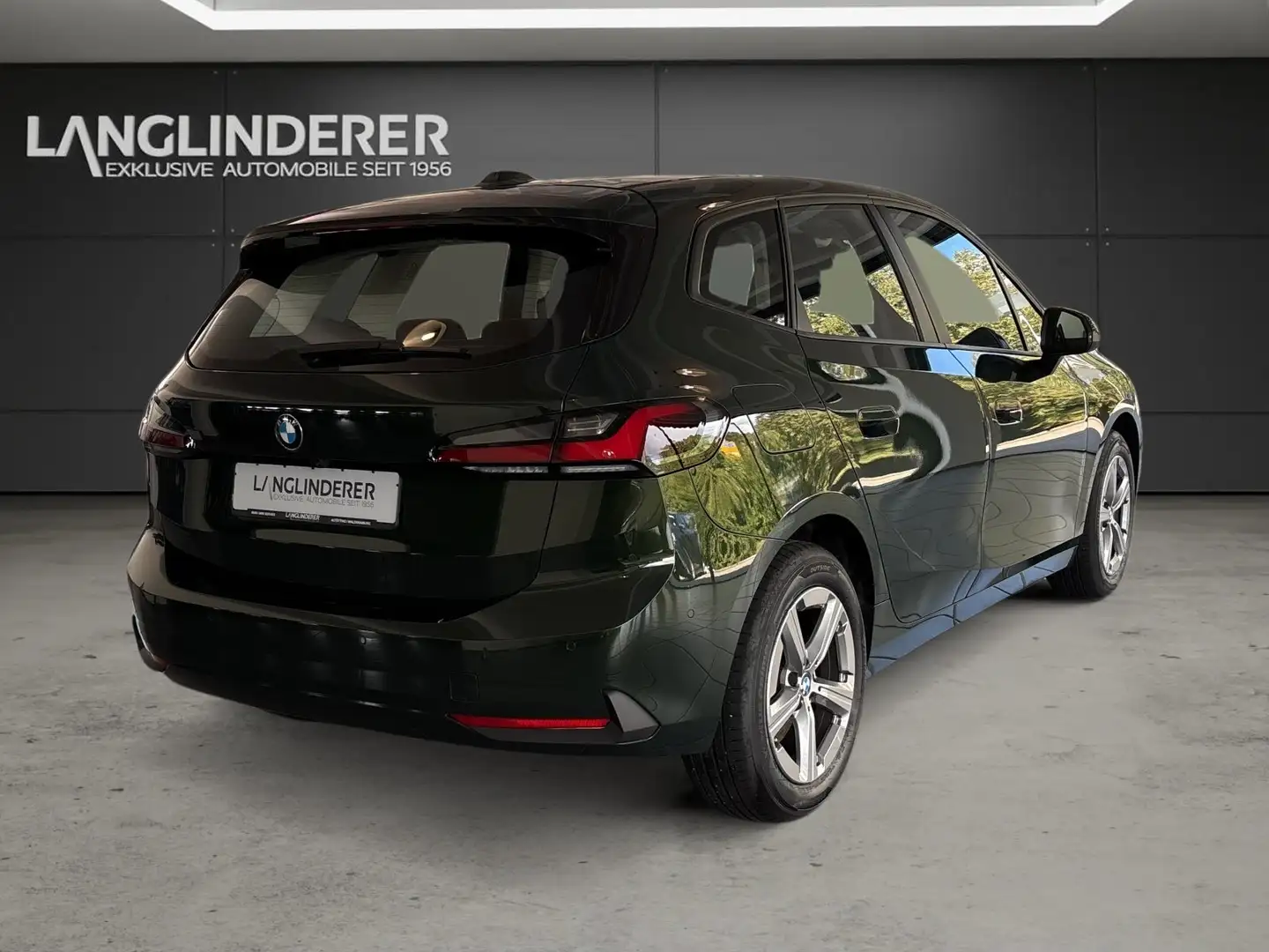 BMW 218 i Active Tourer NP41109,- PremiumP WirelessChargin Grün - 2