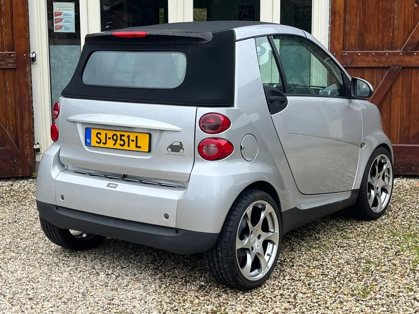 smart forTwo cabrio 1.0 BRABUS Gris - 2