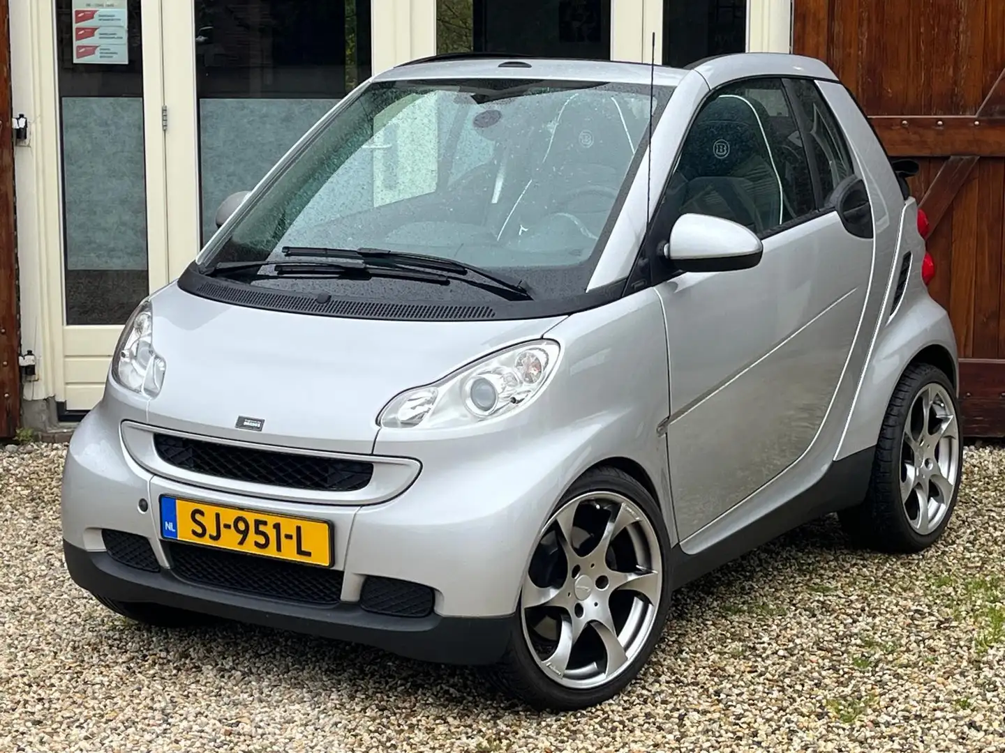 smart forTwo cabrio 1.0 BRABUS Gris - 1