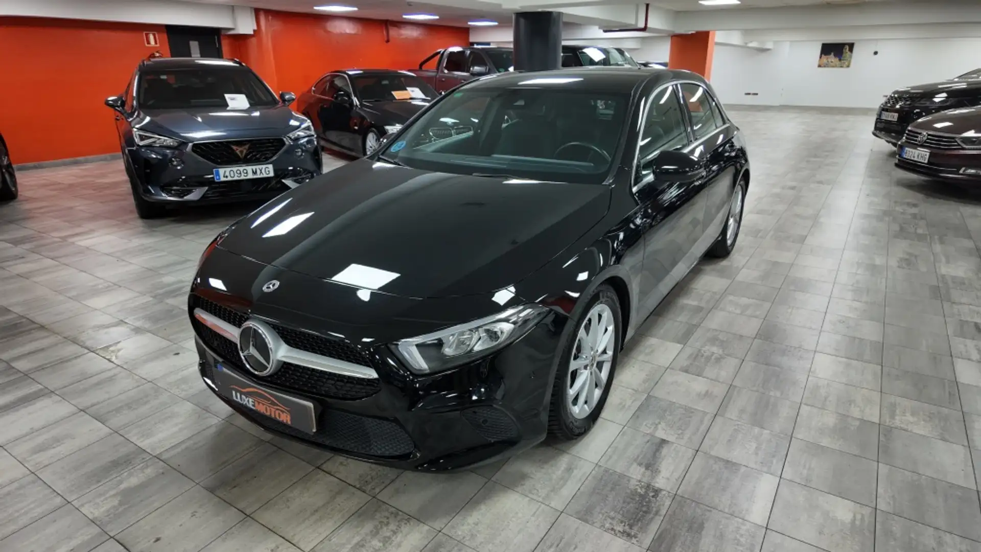 Mercedes-Benz A 200 200d 8G-DCT Schwarz - 1