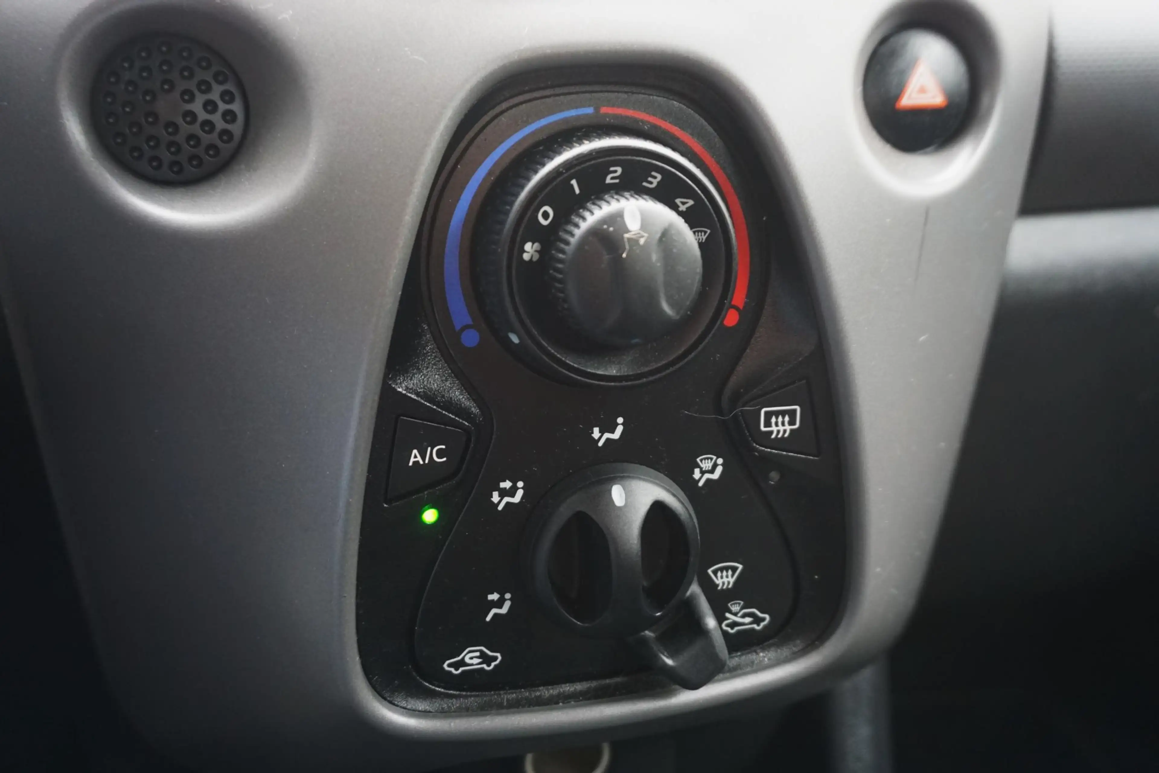 Peugeot 108 1.0 e-VTi Active/CARPLAY/CAMERA/DAB/AIRCO! — photo 20