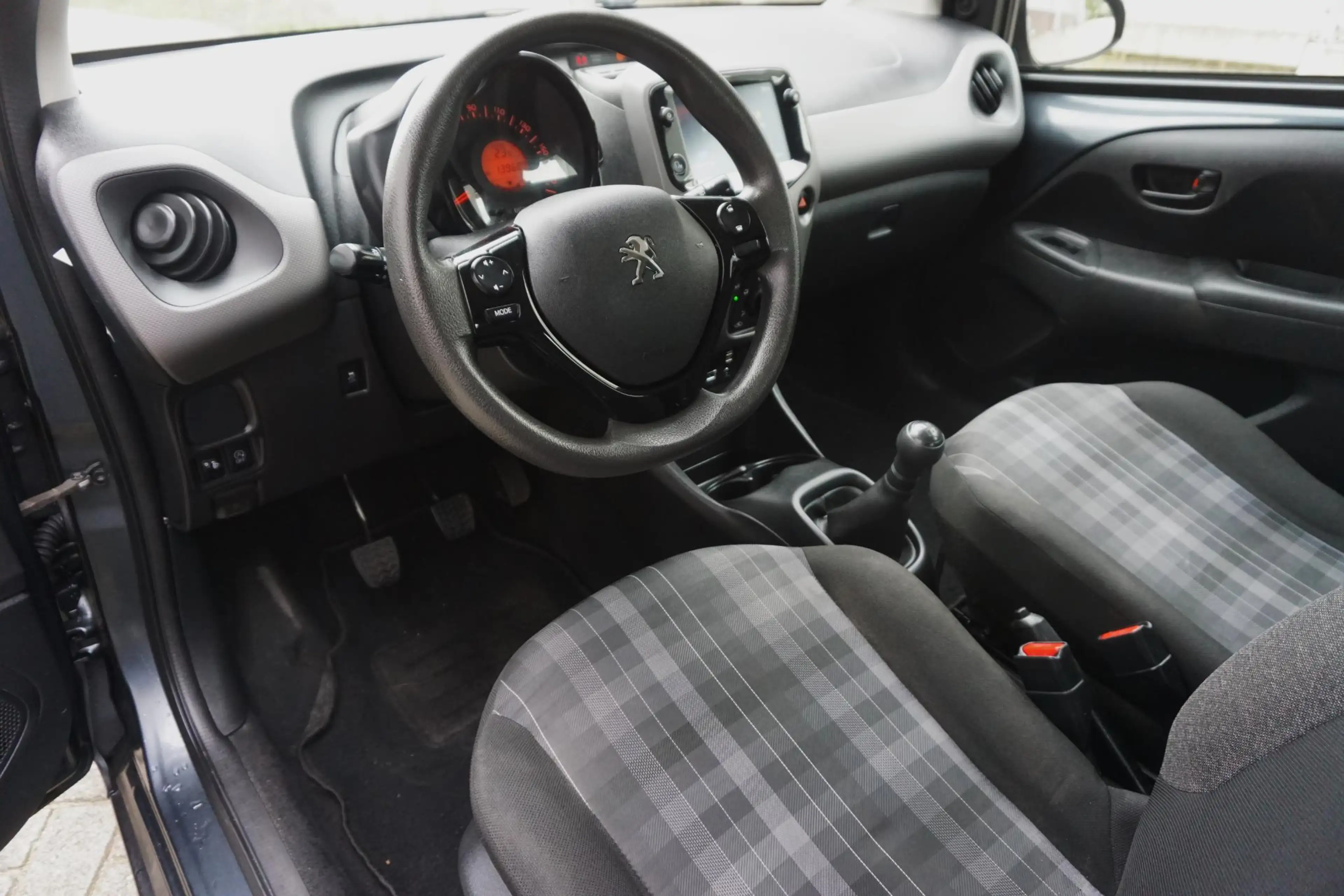 Peugeot 108 1.0 e-VTi Active/CARPLAY/CAMERA/DAB/AIRCO! — photo 3