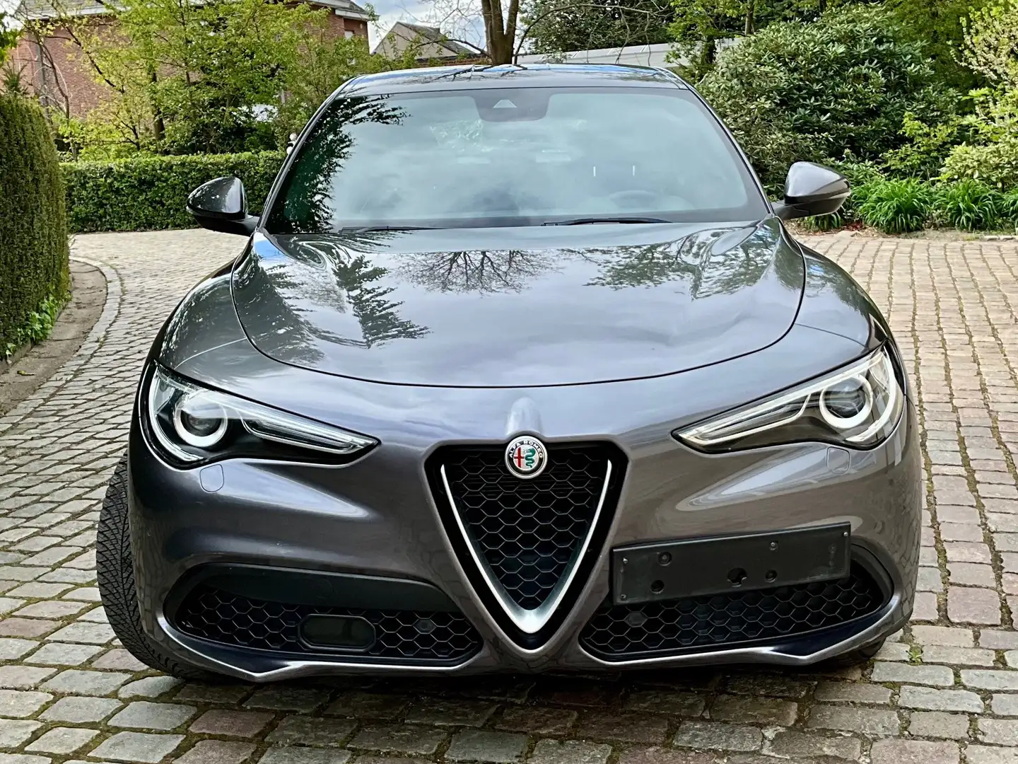 Alfa Romeo Stelvio 2.2 MJD Super  ### 80000 km ### Grau - 2