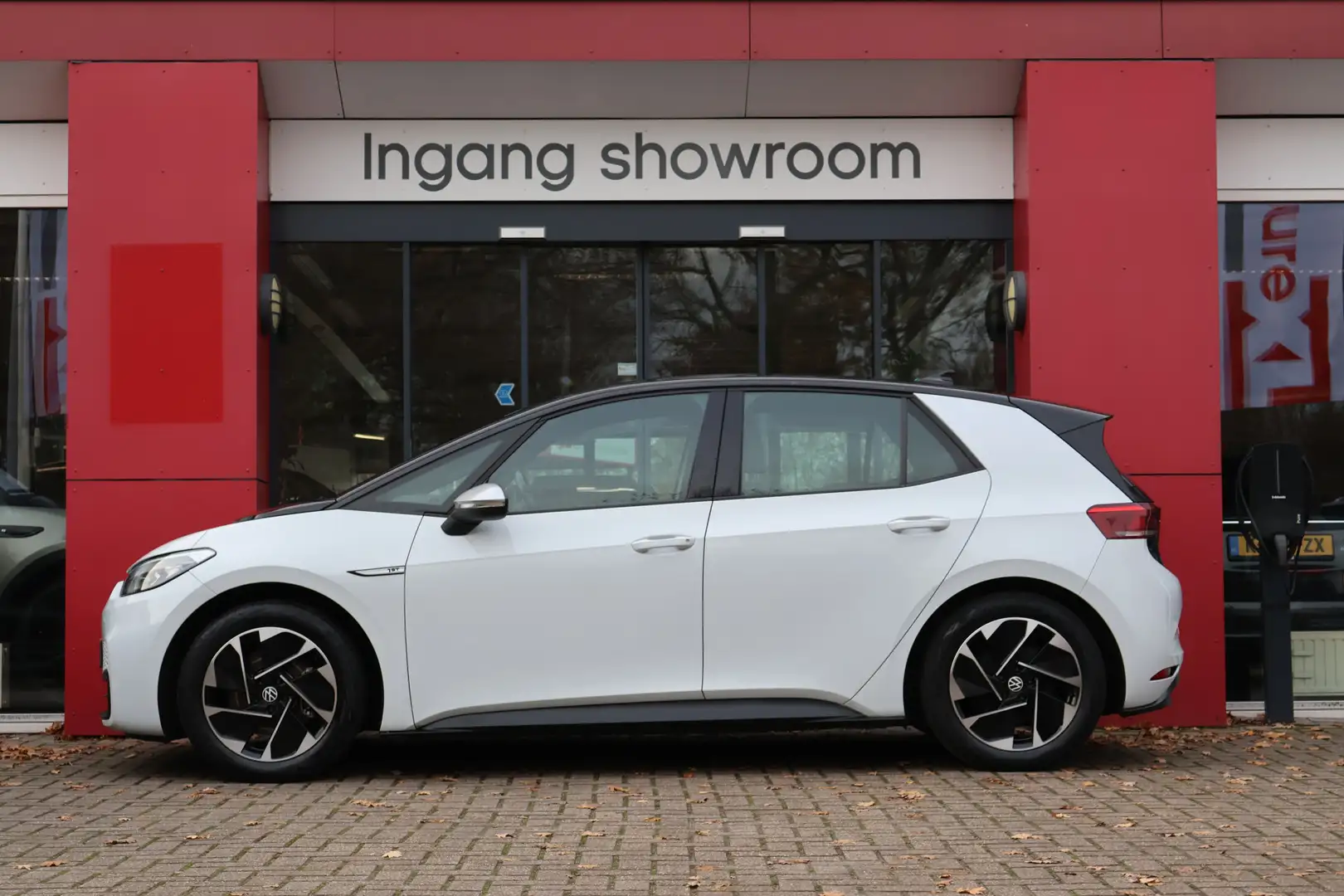 Volkswagen ID.3 First 58 kWh | Origineel NL | PDC | ACC | Navigati Blanc - 2