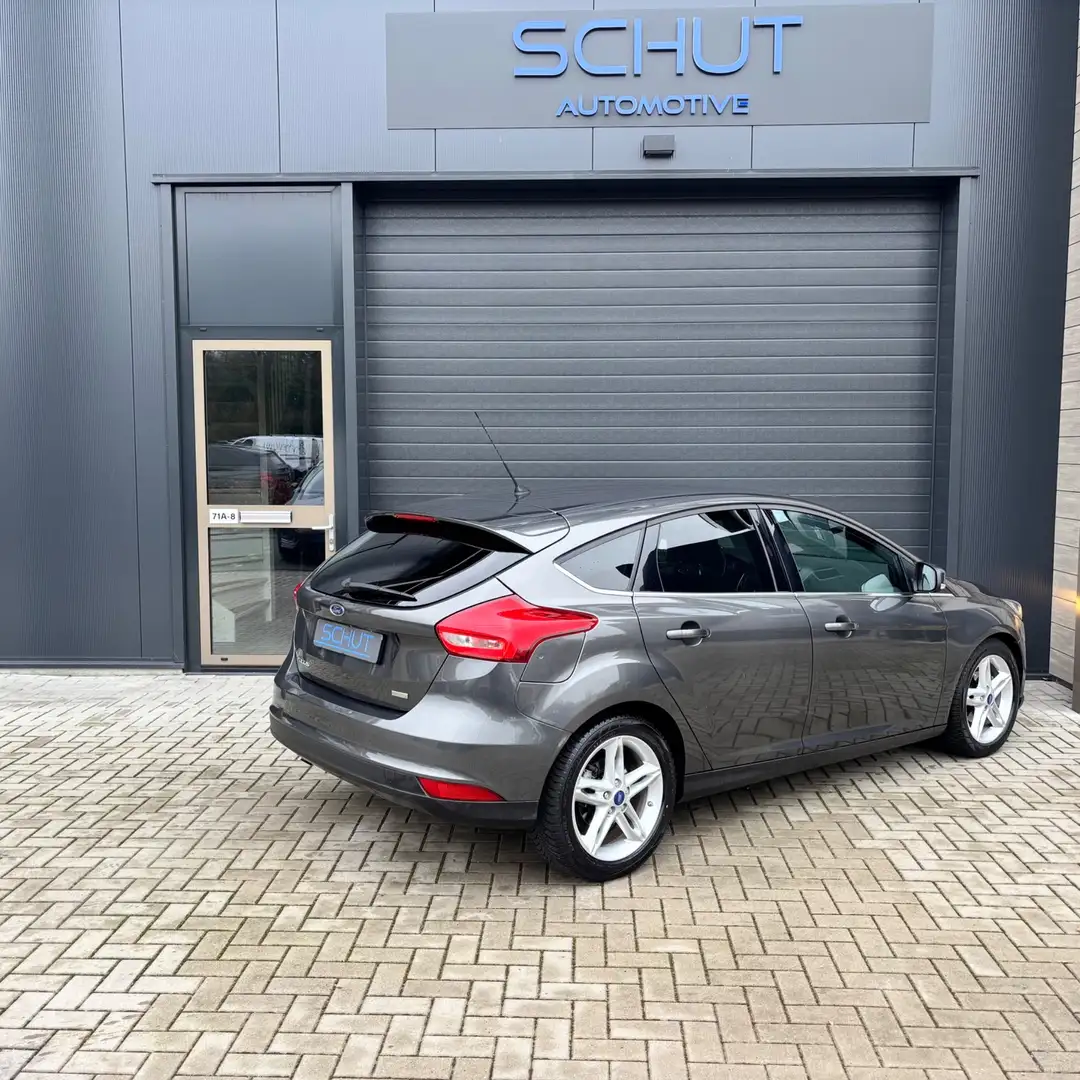 Ford Focus 125pk Titanium !!33.283km!! | NIEUWSTAAT | CLIMA | Grau - 2
